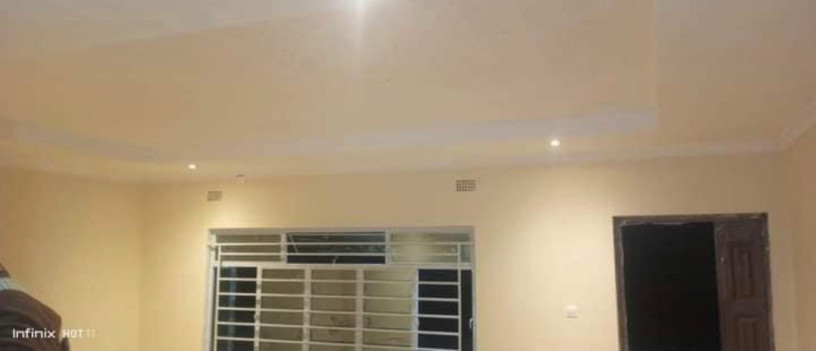 2-bedroom-flat-for-rent-in-chalala-big-3