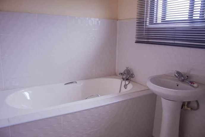 2-bedroom-fully-furnished-flat-for-rent-in-meanwood-ndeke-big-4