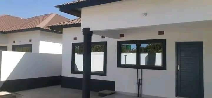 2-bedroom-flat-for-rent-in-chalala-big-3