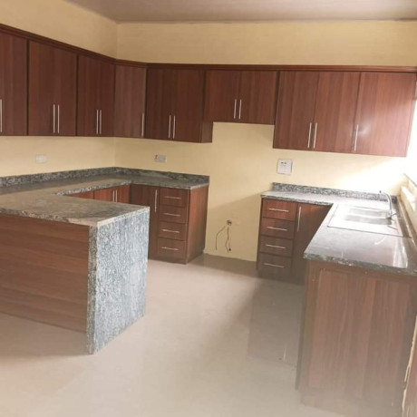 3-bedroom-flat-for-rent-in-chalala-big-4