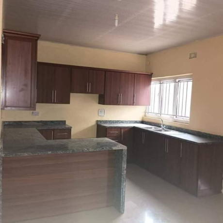 3-bedroom-flat-for-rent-in-chalala-big-5
