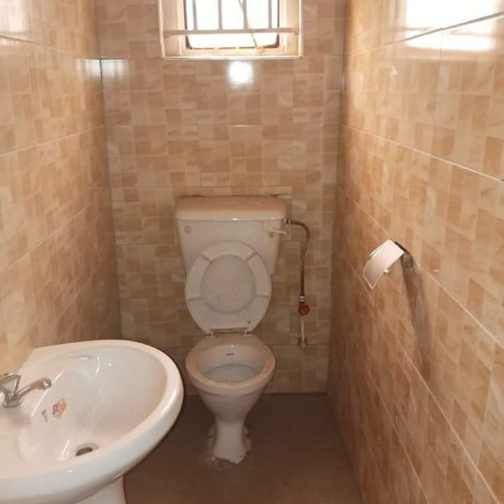 3-bedroom-flat-for-rent-in-chalala-big-6