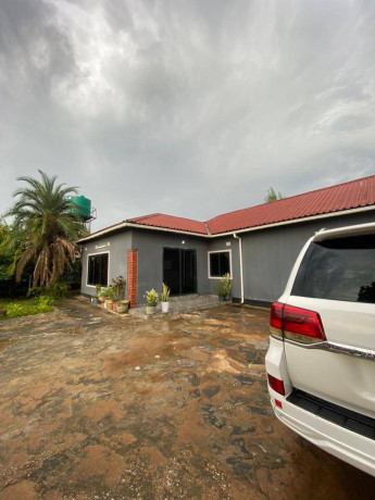 3-bedroom-for-rent-in-meanwood-big-3