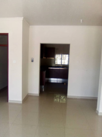2-bedroom-flat-in-olympia-extension-big-4