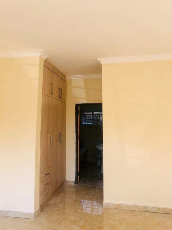 2-bedroom-flat-for-rent-in-chalala-big-5