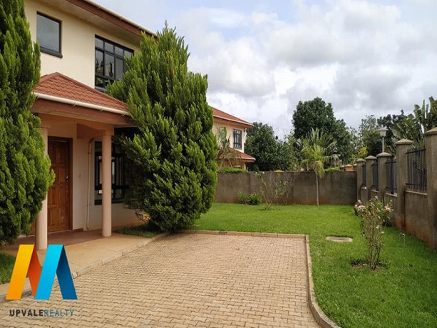 4-bedroom-standalone-house-for-rent-in-woodlands-main-big-1