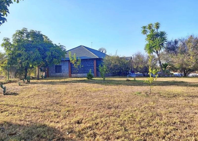 vintage-4-bedroom-house-for-sale-in-kabwe-big-2