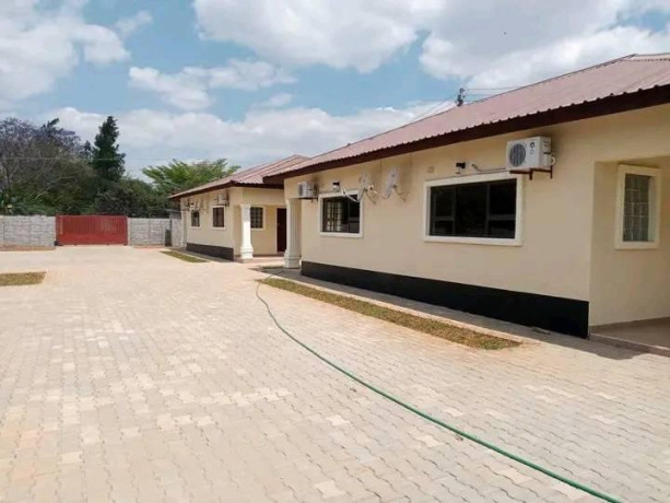 1-bedroom-flat-for-rent-in-ibex-hill-big-4