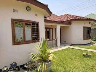 3-bedroom-house-for-sale-in-meanwood-chamba-valley
