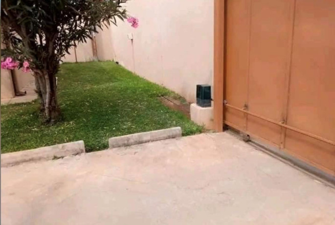 2-bedroom-flat-for-rent-in-woodlands-big-5