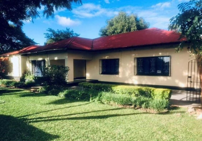 5-bedroom-house-for-sale-in-woodlands-big-1