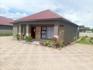 3-bedroom-house-for-sale-in-woodlands