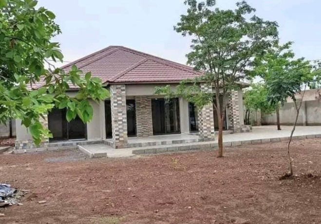 3-bedroom-house-for-rent-in-new-kasama-big-4