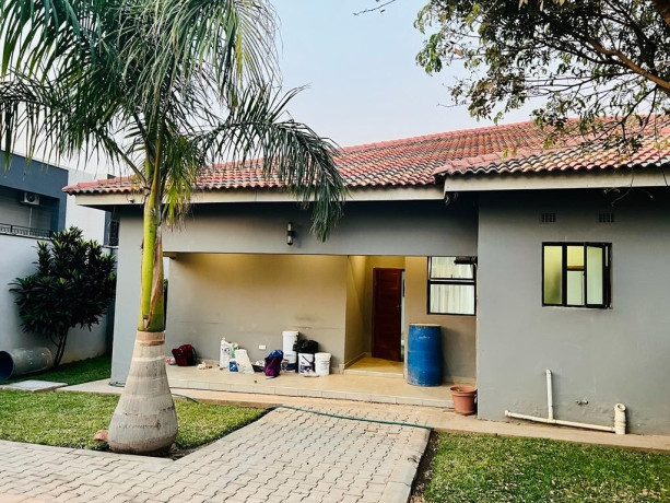 3-bedroom-house-for-rent-in-roma-big-8