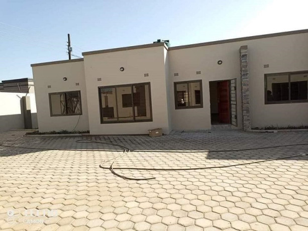 2-bedroom-flat-for-rent-in-chalala-big-1