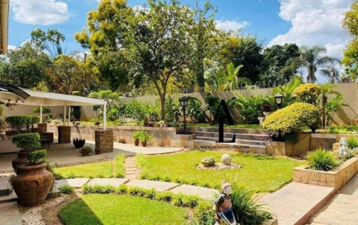 4-bedroom-house-for-sale-in-roma-big-2