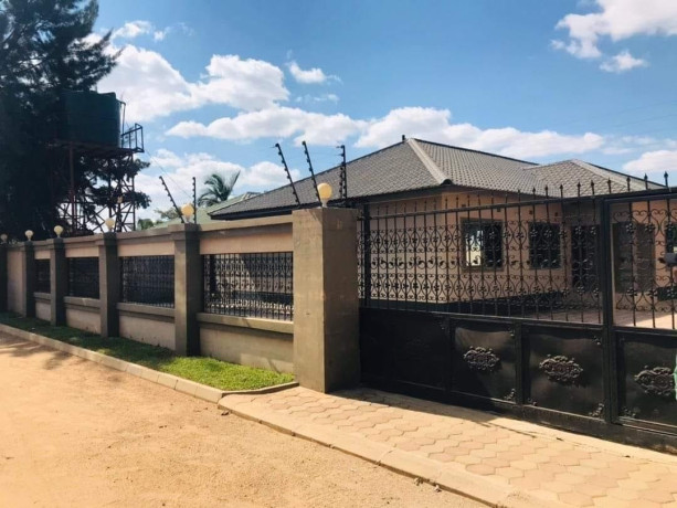 3-bedroom-flats-for-sale-in-ibex-meanwood-big-0