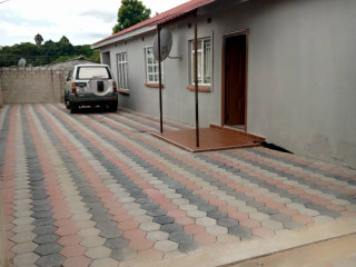 2-and-1-bedroom-semi-detached-flats-for-sale-in-garden-site-3