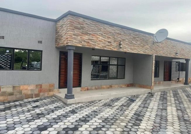 3-bedroom-flat-for-rent-in-lilayi-big-0