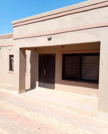 3-bedroom-flat-for-rent-in-lilayi-big-0