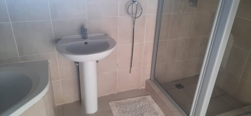 2-bedroom-house-for-rent-in-roma-park-big-8