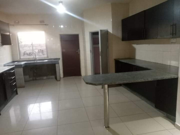 3-bedroom-flat-for-rent-in-chalala-big-6