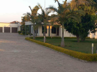 3-bed-2-bath-luxury-house-for-rent-in-ibex-hill