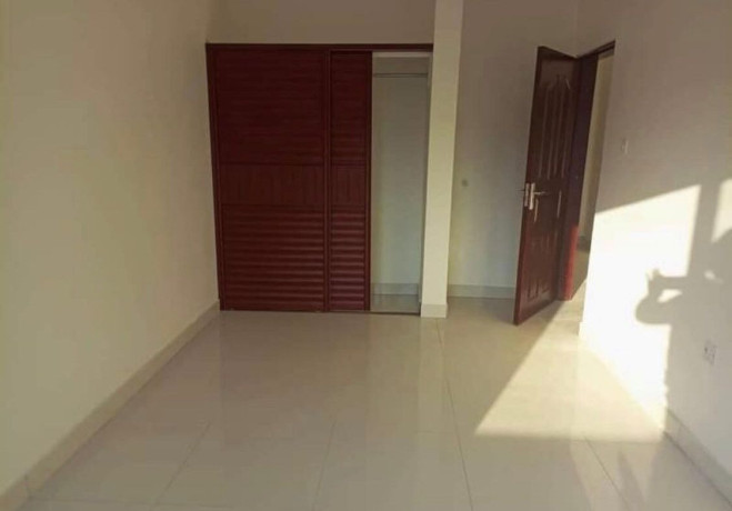 neat-and-modern-3-bedroom-flats-for-rent-in-makeni-big-2