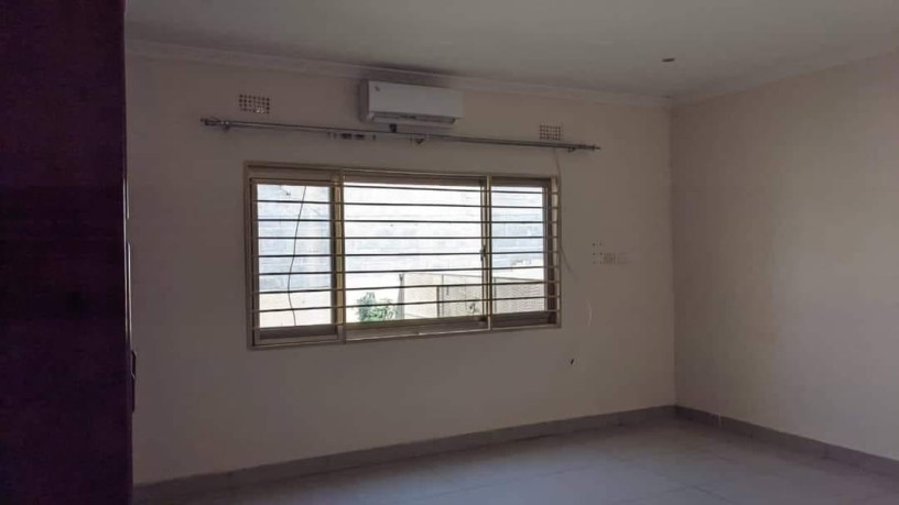 2-bedroom-flat-for-rent-in-olympia-big-6