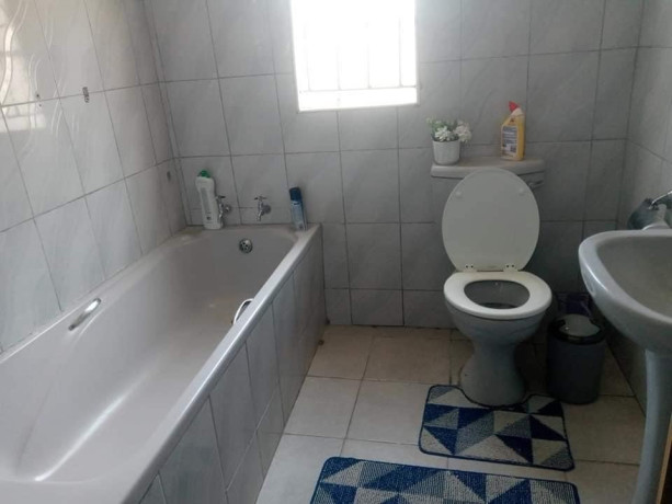 4-bedroom-flat-for-rent-in-makeni-big-7