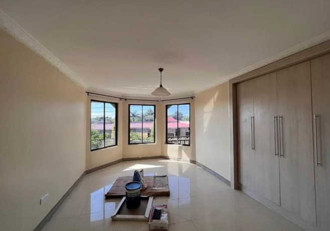 4-bedroom-house-for-rent-in-woodlands-big-3