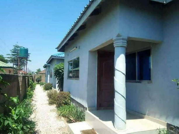 neat-two-bedroomed-flat-in-phi-big-0