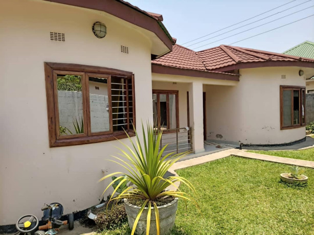3-bedroom-house-for-sale-in-meanwood-chamba-valley-big-1