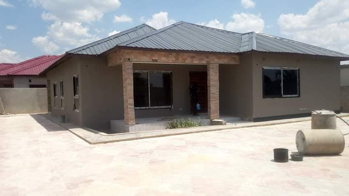 neat-three-bedroom-standalone-house-in-ibex-hill-big-0