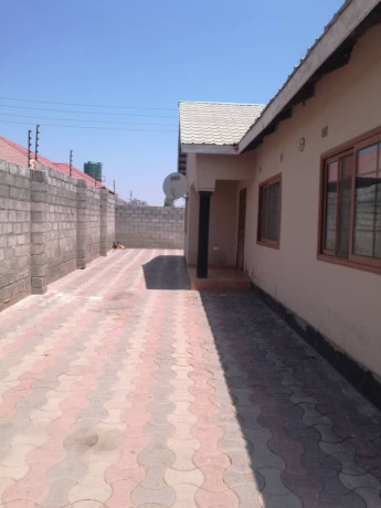3-bedroom-house-for-sale-in-meanwood-chamba-valley-big-0