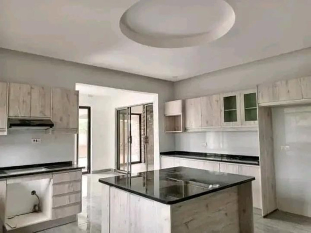 4-bedroom-house-for-sale-in-new-kasama-big-5