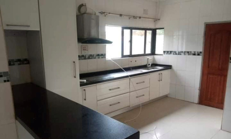 4-bedroom-flat-for-rent-in-salama-park-lusaka-big-9