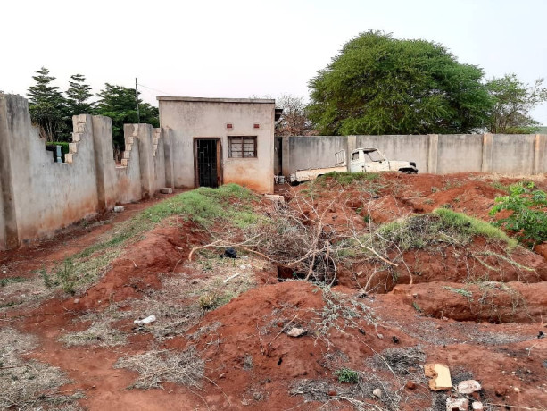 plot-for-sale-in-meanwood-ibex-big-1