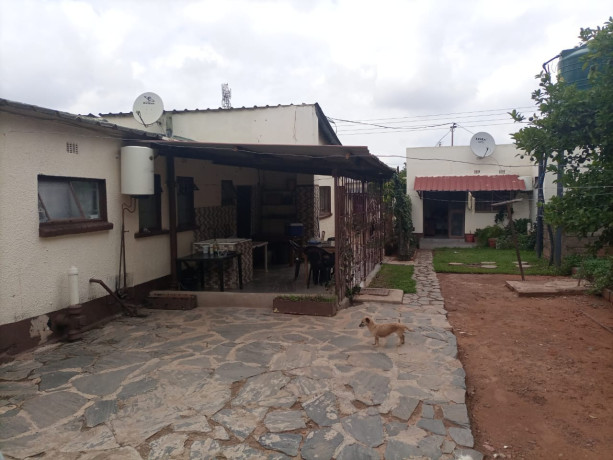 spacious-property-for-sale-in-woodlands-big-2