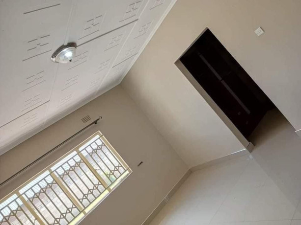 2-bedroom-flat-for-rent-in-chalala-big-5