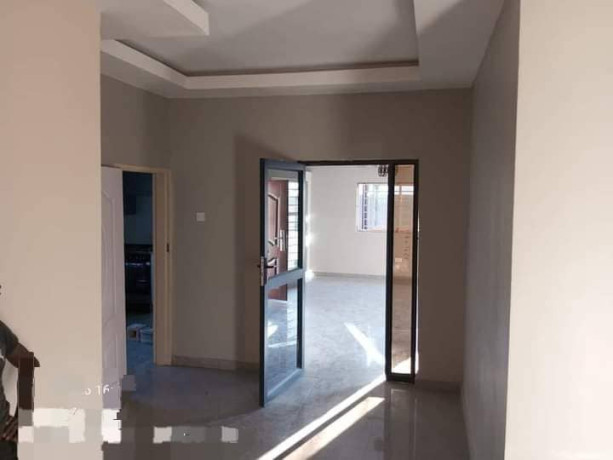 newly-built-3-bedroom-flat-for-rent-in-chalala-big-3