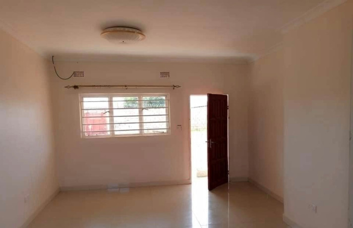 2-bedroom-flat-for-rent-in-chalala-big-6