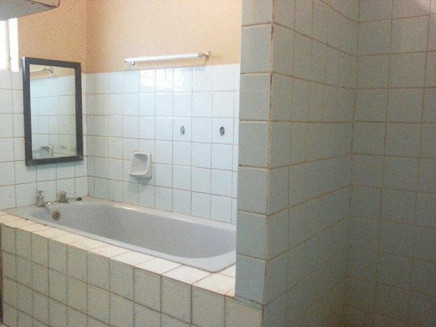 commercial-three-bedroom-house-in-long-acres-big-9