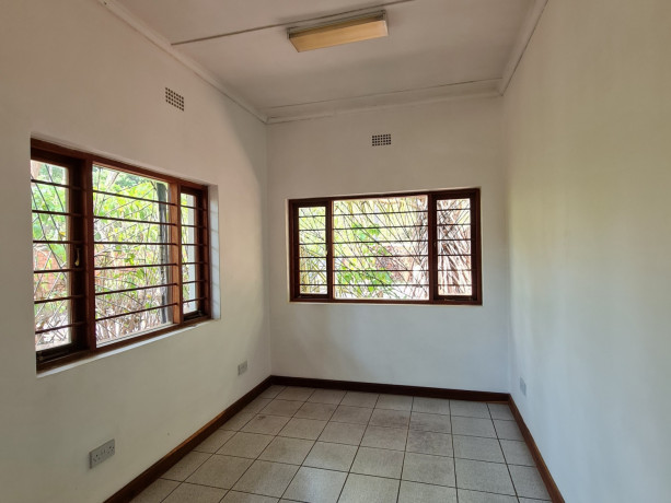 3-bedroom-house-for-sale-in-rhodespark-big-3