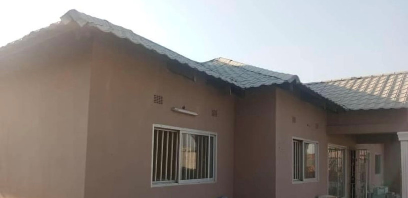 3-bedroom-flat-for-rent-in-meanwood-big-0