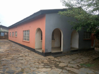 four-bedroom-house-with-ensuite-master-bedroom-and-cottage-for-rent