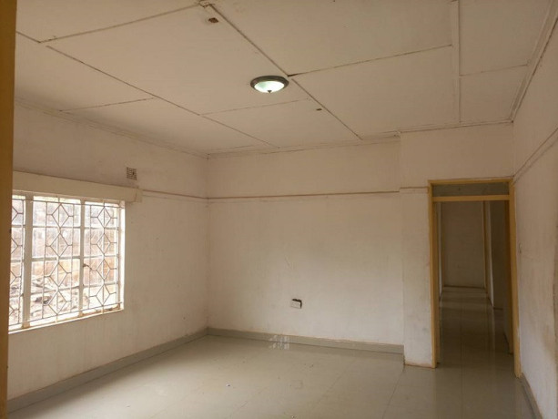 four-bedroom-house-with-ensuite-master-bedroom-and-cottage-for-rent-big-4