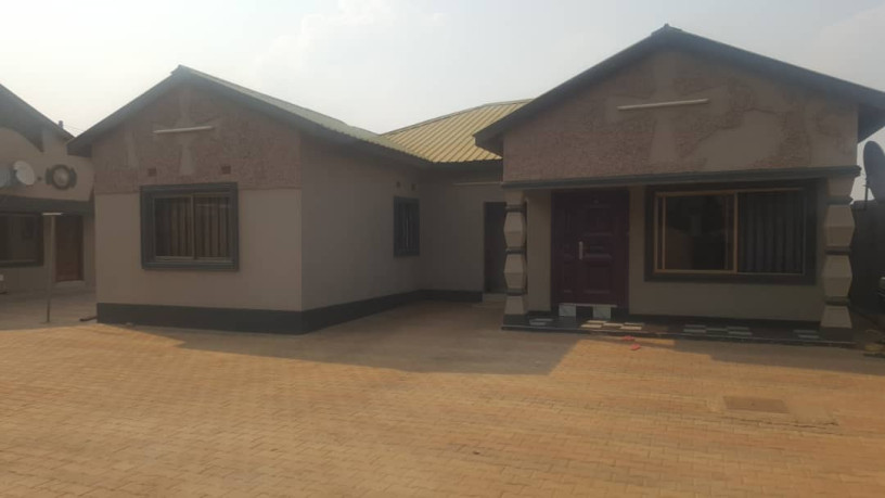 spacious-3-bedroom-flat-in-libala-south-big-1