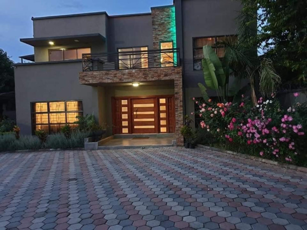 4-bedroom-house-for-sale-in-roma-big-7