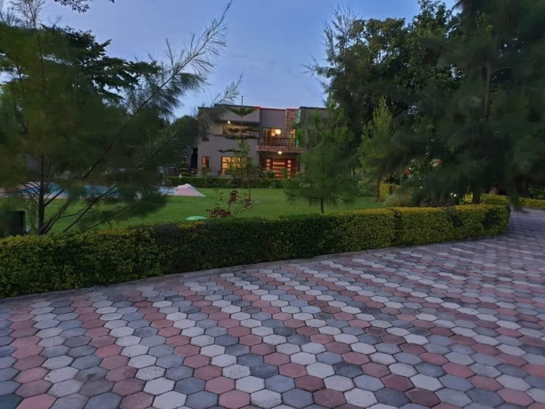 4-bedroom-house-for-sale-in-roma-big-2